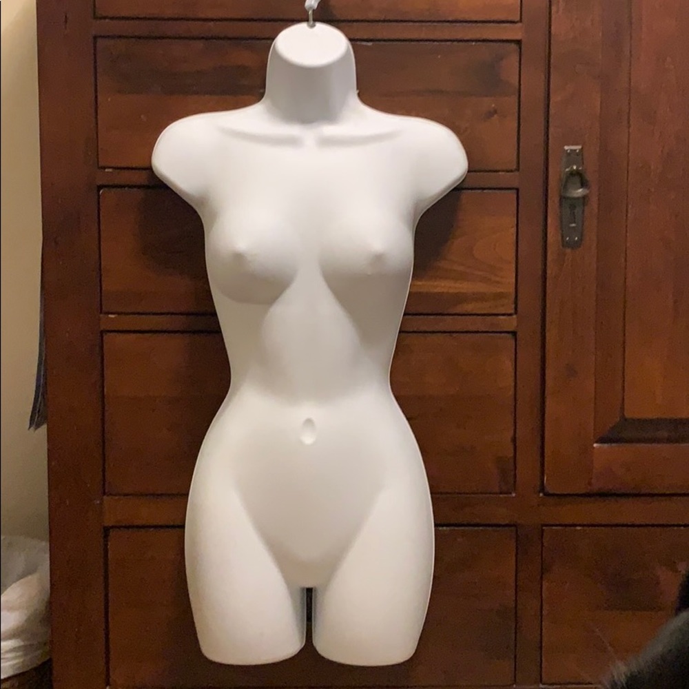 Manikin body to sell clothes